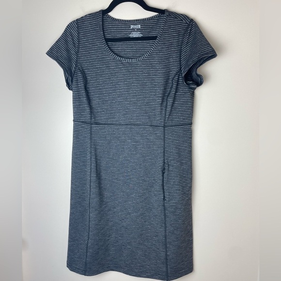 Duluth Trading Co Dresses & Skirts - Duluth Trading Co NoGA Classic Short Sleeve Dress Black & Gray Stripe Size M